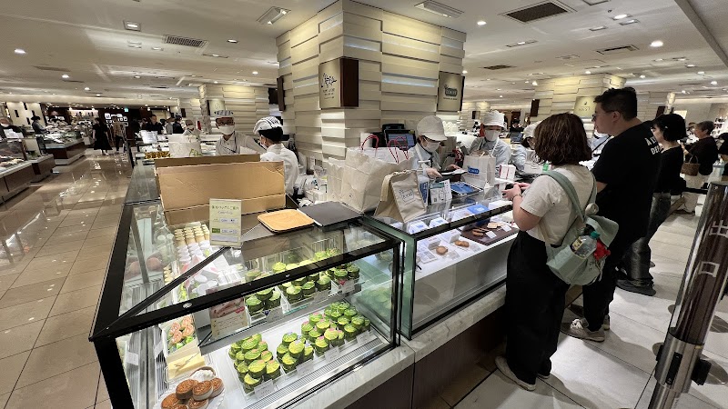 Échiré Pâtisserie Au Beurre Shinjuku Store